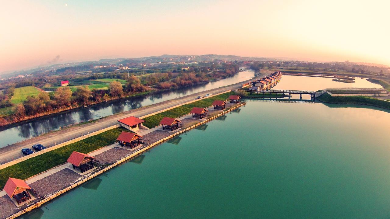 Jezero Jelen Hotell Tesanj Eksteriør bilde