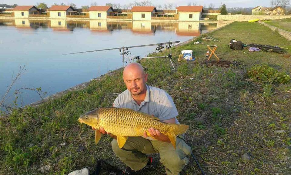 Jezero Jelen Hotell Tesanj Eksteriør bilde